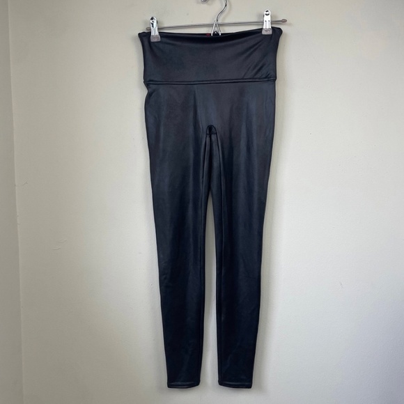 SPANXshape Faux Leather legging - Picture 3 of 10